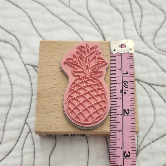 *NEW* STUDIO G Pineapple Stamp - Picture 4 of 5
